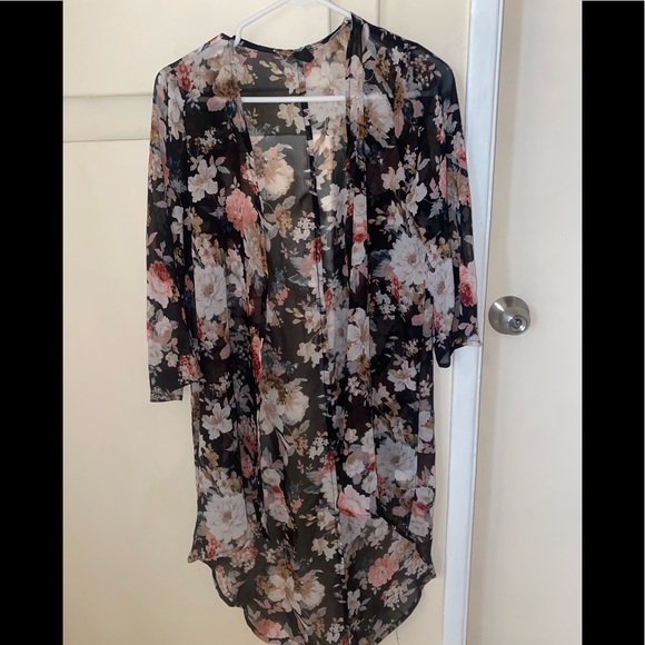 Windsor Tops - BUNDLE OF 4 KIMONOS SIZE S